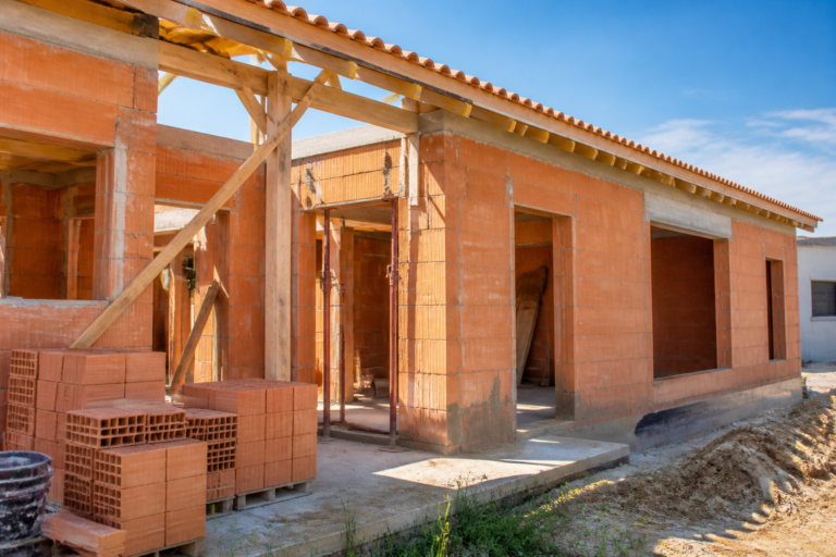Prix construction maison 100m2 : guide complet pour bien estimer votre budget