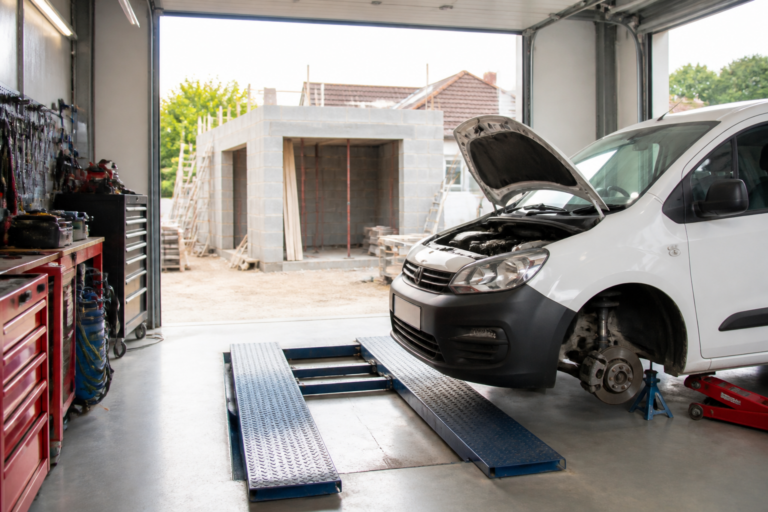 Comparateur garages : comment choisir le bon prestataire pour vos travaux de rénovation ou extension