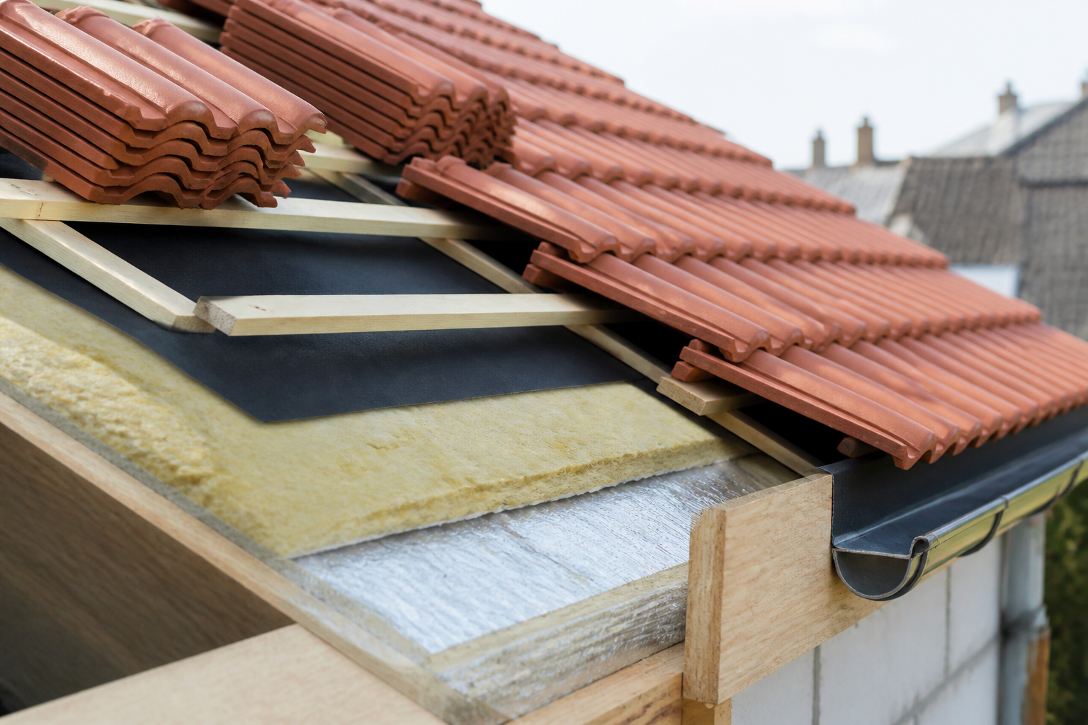 Détail de l'isolation et couverture d'une toiture en rénovation