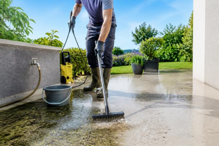 Comment nettoyer efficacement une terrasse en béton