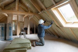 Isolement des combles : guide complet pour améliorer l’efficacité énergétique de votre maison